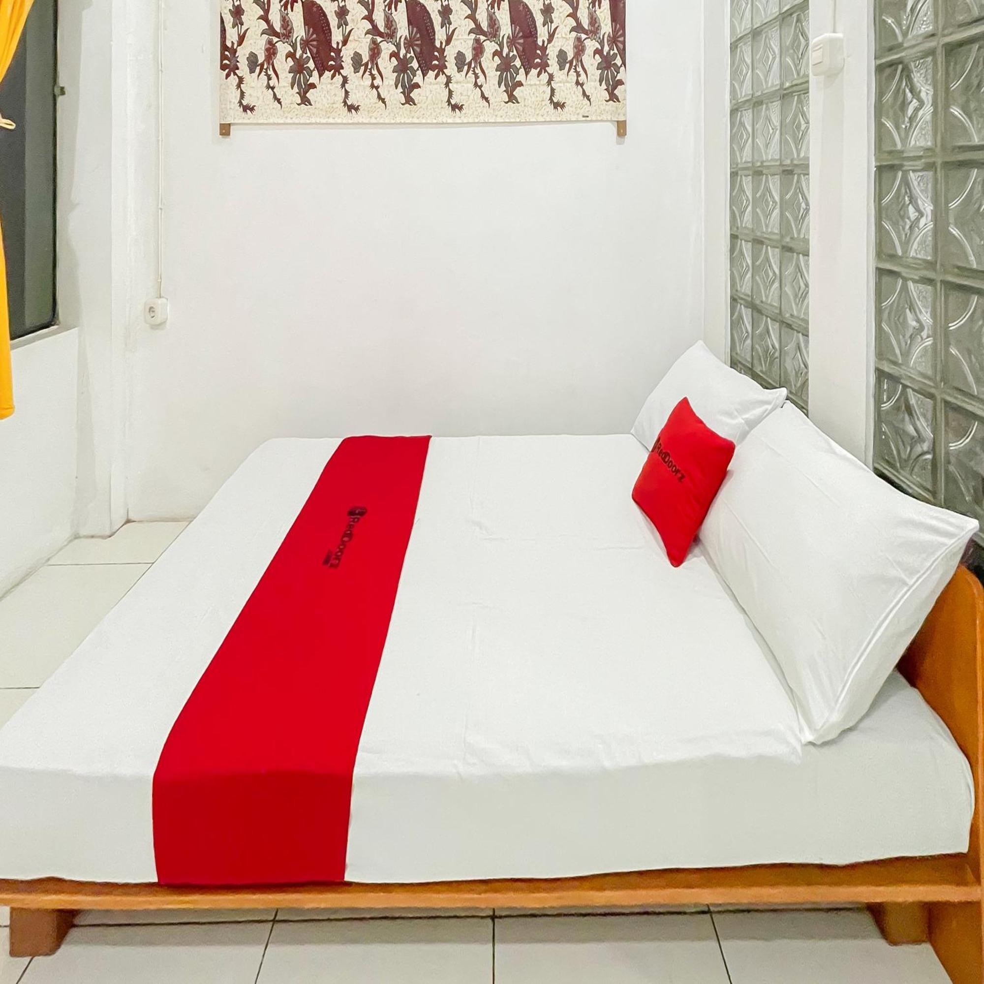 Hotel Reddoorz Syariah At Jalan Ra Kosasih Sukabumi Zewnętrze zdjęcie